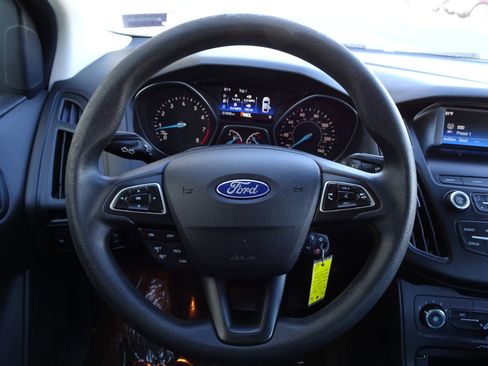 Used 2018 Ford Focus SE image 16