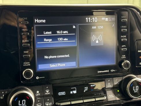Used 2020 Toyota Highlander XLE AWD/4WD image 35