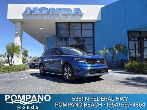 Used 2023 Kia Sorento S w/ Panoramic Sunroof Package image 1