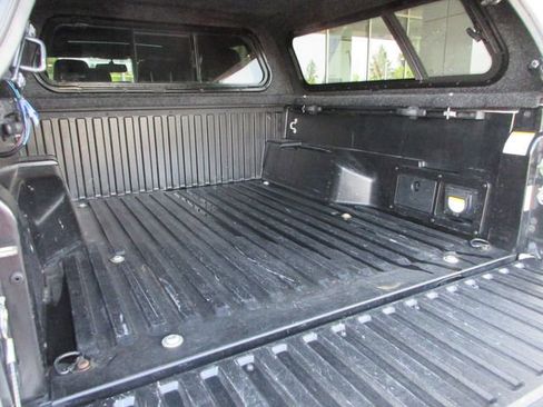 Used 2017 Toyota Tacoma Limited w/ Tow Package AWD/4WD image 14