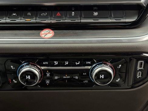 Used 2025 GMC Sierra 1500 SLT image 20