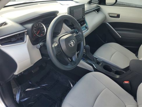 Used 2022 Toyota Corolla Cross L image 15