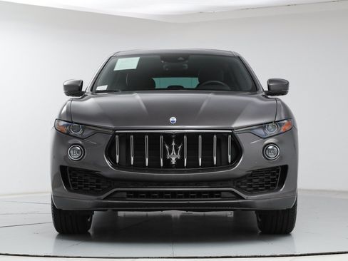 Certified 2023 Maserati Levante GT AWD/4WD image 8