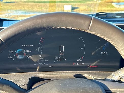 Used 2024 Cadillac XT4 Premium Luxury image 17