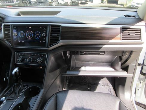 Used 2021 Volkswagen Atlas SE image 30