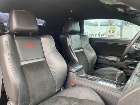 Used 2014 Dodge Challenger R/T image 17