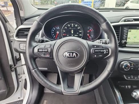 Used 2017 Kia Sorento SX image 21
