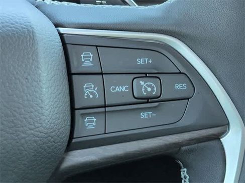 New 2025 Jeep Grand Cherokee Limited image 27