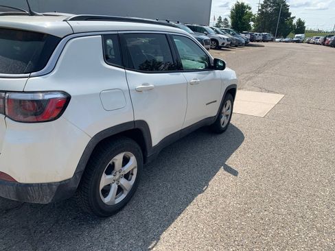 Used 2018 Jeep Compass Latitude w/ Popular Equipment Group AWD/4WD image 4