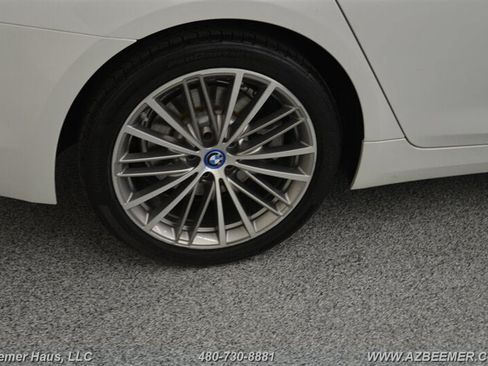 Used 2018 BMW 530e RWD image 48