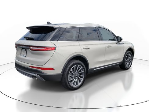 Used 2023 Lincoln Corsair Reserve w/ Equipment Group 201A image 7