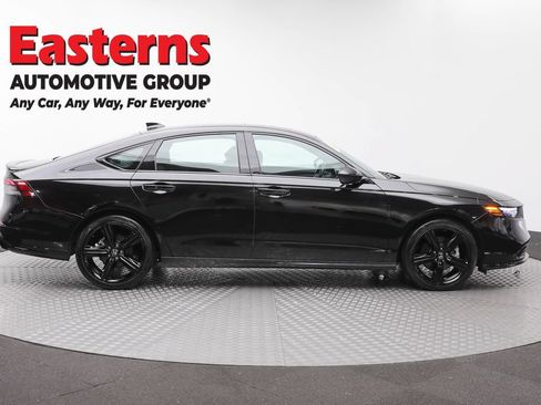 Used 2025 Honda Accord Sport image 4