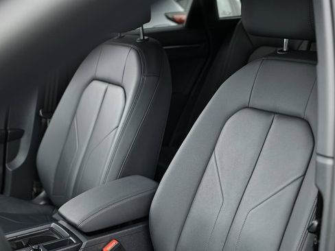 Used 2024 Audi Q3 2.0T Premium image 23