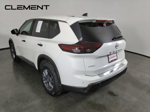 Used 2024 Nissan Rogue S FWD image 7