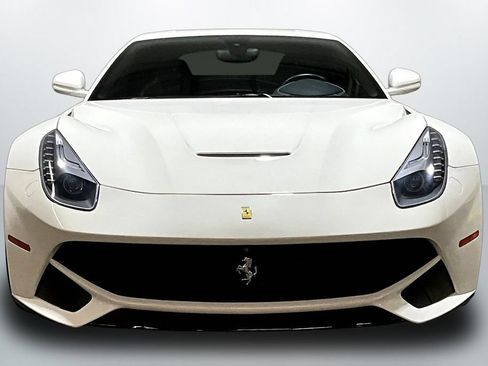 Used 2016 Ferrari F12 Berlinetta RWD image 2