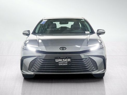 Used 2026 Toyota Camry XLE AWD/4WD image 8