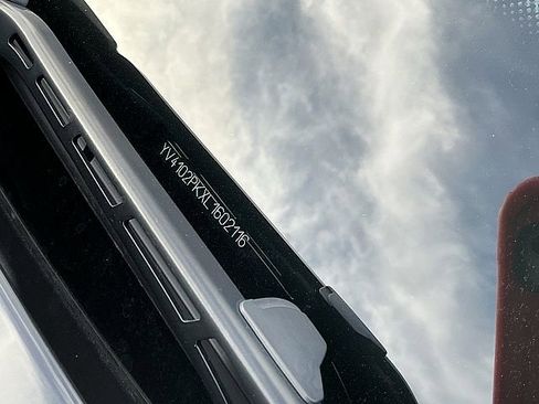 Used 2020 Volvo XC90 T5 Momentum w/ Protection Package Premier image 30