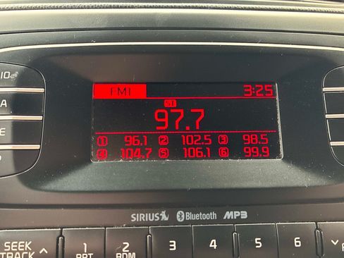 Used 2016 Kia Soul FWD image 30