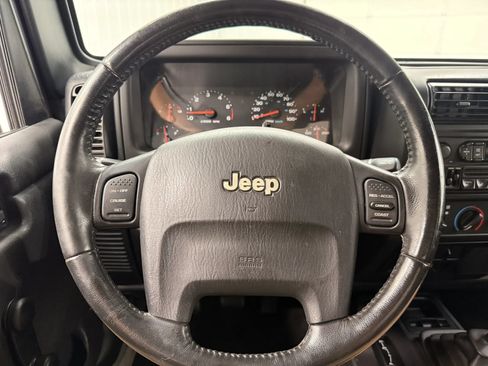 Used 2004 Jeep Wrangler 4WD w/ Dual Top Group image 19