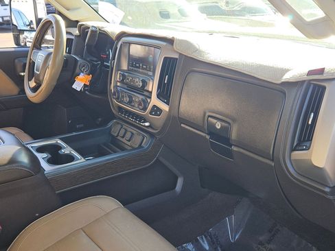 Used 2018 GMC Sierra 2500 Denali w/ Duramax Plus Package image 27