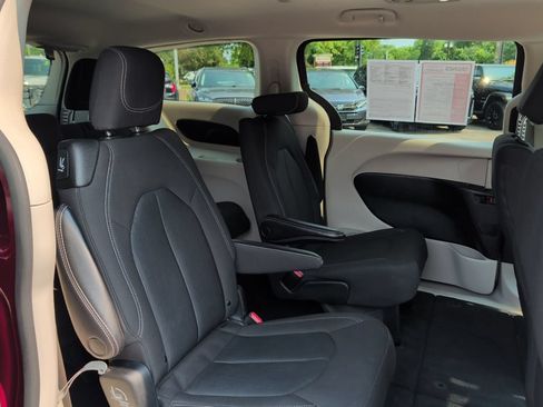 Used 2023 Chrysler Voyager LX FWD image 35