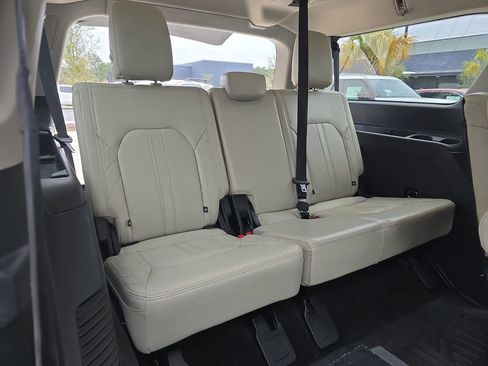 Used 2020 Ford Expedition Max Platinum image 15