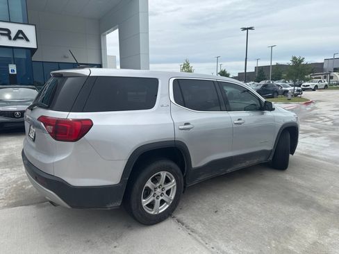 Used 2018 GMC Acadia SLE FWD image 2