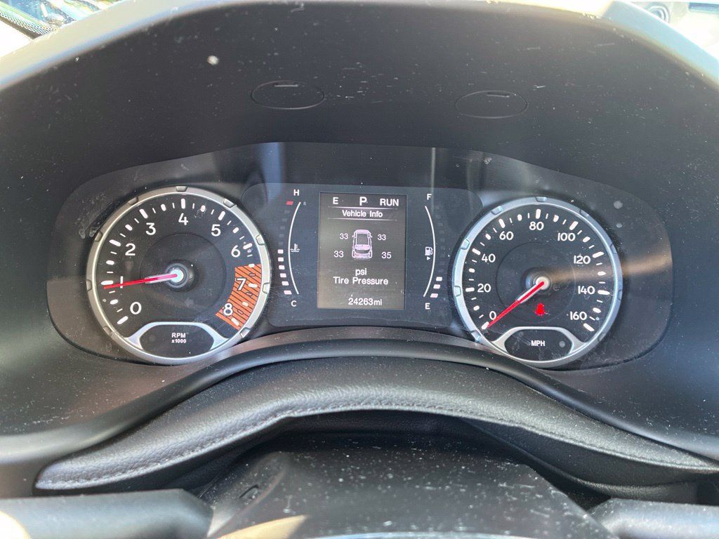 Used 2020 Jeep Renegade Latitude AWD/4WD image 17