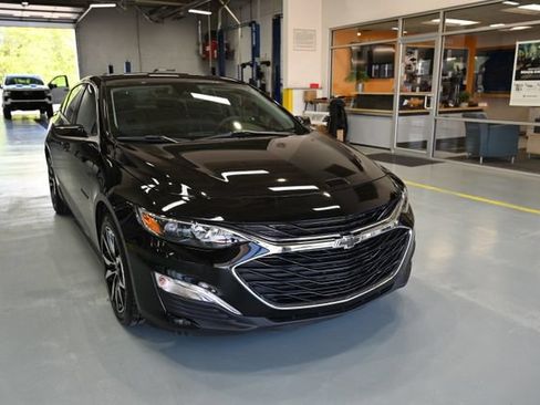 Used 2024 Chevrolet Malibu RS FWD image 3