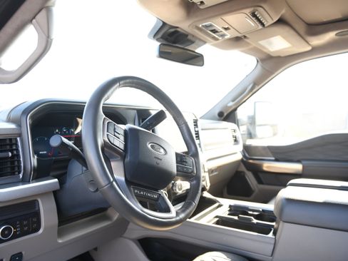 Used 2025 Ford F250 Platinum w/ Platinum Plus Package AWD/4WD image 17