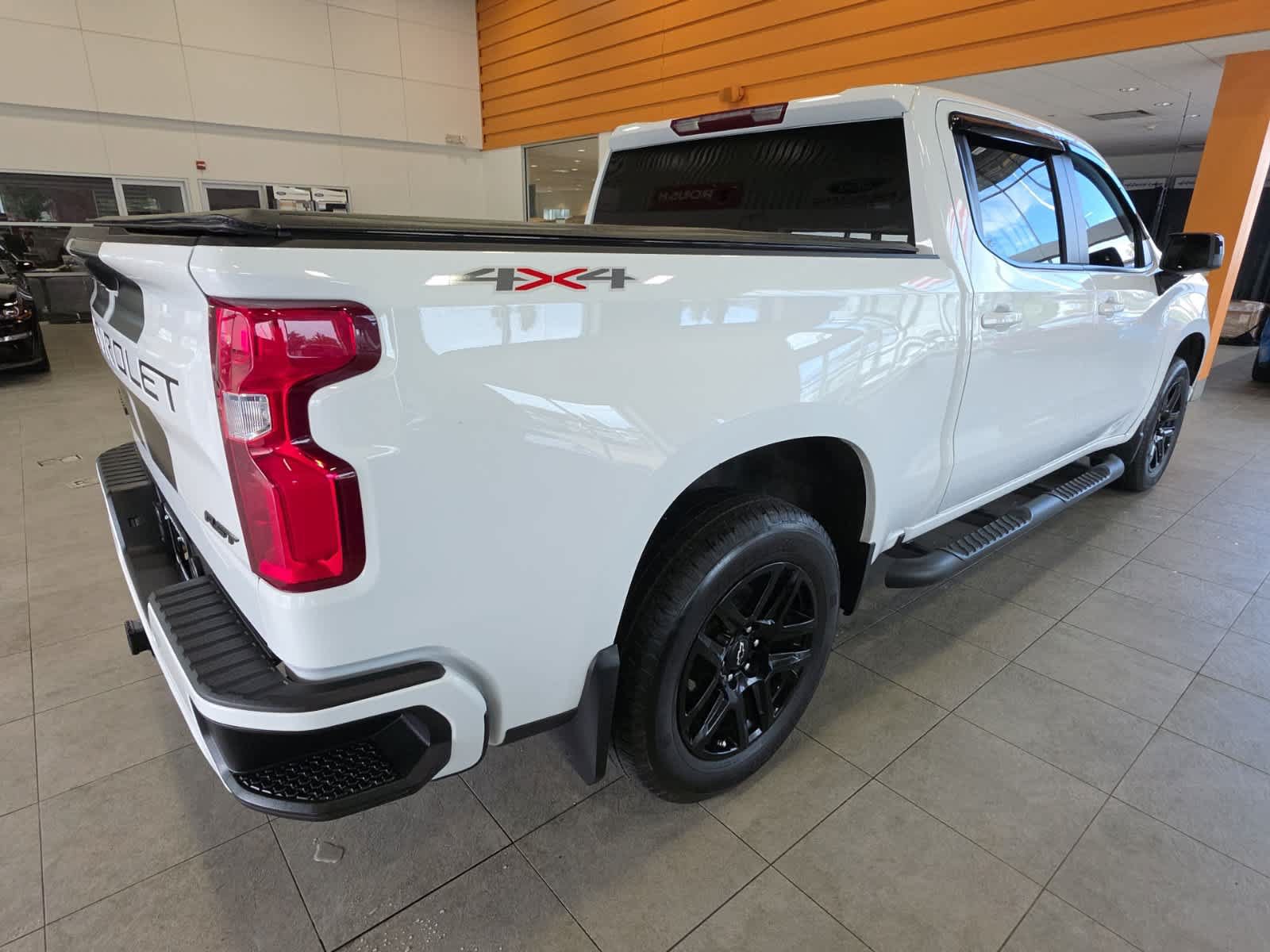 Used 2023 Chevrolet Silverado 1500 RST w/ Rally Edition AWD/4WD image 6