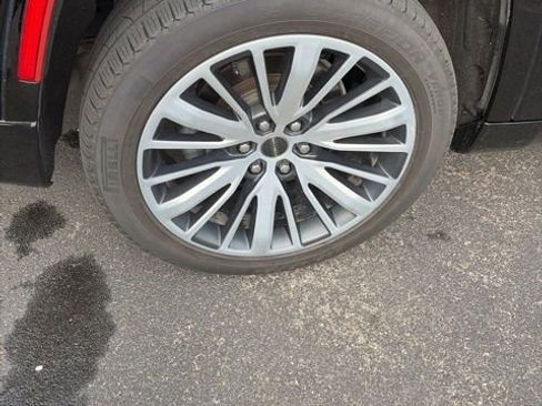 Used 2024 Jeep Grand Wagoneer Series III w/ HD Trailer Tow Package image 30