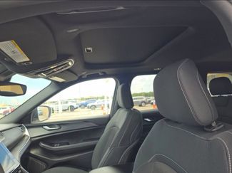 Used 2024 Jeep Grand Cherokee Laredo X AWD/4WD video 2