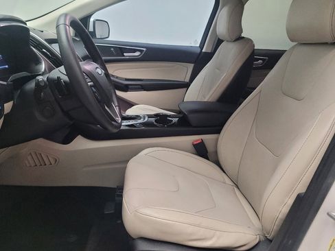 Used 2016 Ford Edge Titanium w/ Equipment Group 302A AWD/4WD image 17