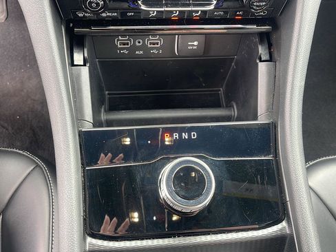 Used 2025 Jeep Grand Cherokee L Limited w/ Black Appearance Package image 19