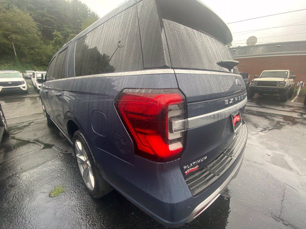 Used 2022 Ford Expedition Max Platinum AWD/4WD image 9
