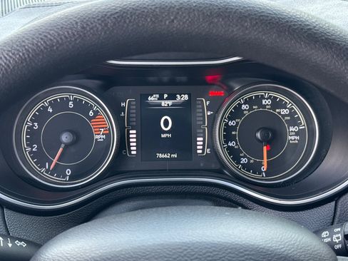 Used 2019 Jeep Cherokee Latitude w/ Popular Appearance Group image 23