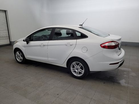 Used 2017 Ford Fiesta SE image 3