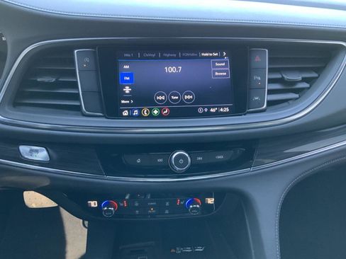 Used 2023 Buick Enclave Essence image 35