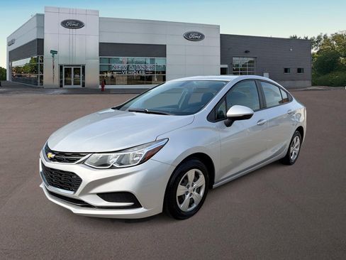 Used 2016 Chevrolet Cruze LS FWD image 6