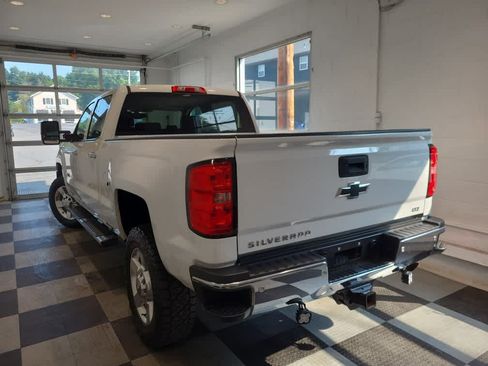 Used 2019 Chevrolet Silverado 2500 LTZ w/ Vortec Plus Package AWD/4WD image 3