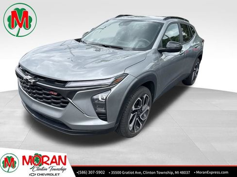 Used 2024 Chevrolet Trax RS w/ Driver Confidence Package FWD image 1
