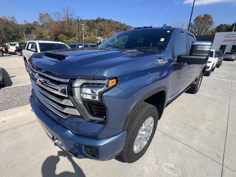 Used 2025 Chevrolet Silverado 2500 High Country w/ High Country Premium Package image 8