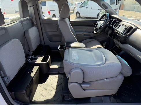 Used 2013 Toyota Tacoma 2WD Access Cab image 22