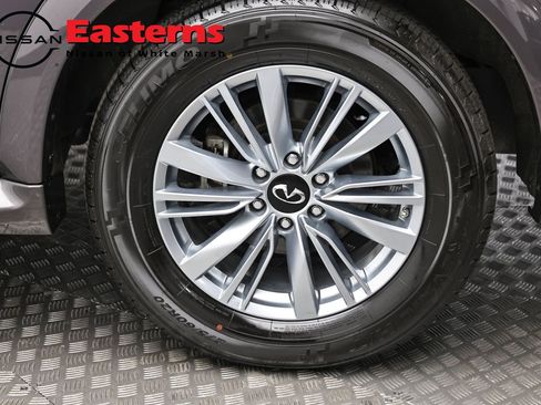 Used 2024 INFINITI QX80 Luxe RWD image 8