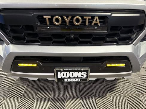 Used 2024 Toyota Tacoma Trailhunter image 12