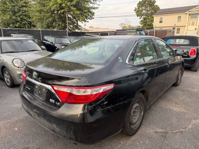 Used 2017 Toyota Camry LE FWD image 2