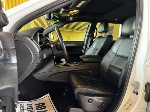 Used 2021 Jeep Grand Cherokee Limited w/ Trailer Tow Group IV image 12