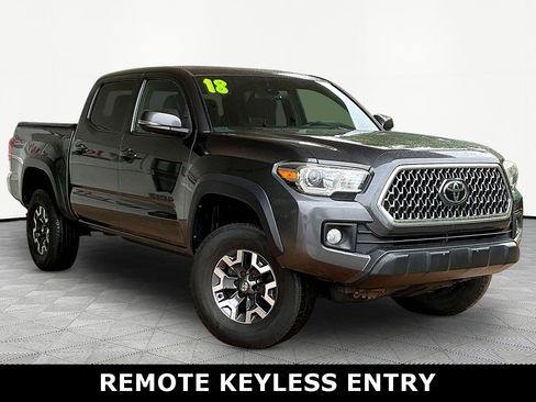 Used 2018 Toyota Tacoma TRD Off-Road AWD/4WD image 3