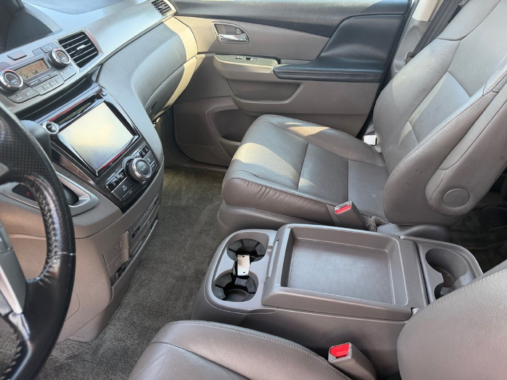 Used 2016 Honda Odyssey Touring Elite image 12